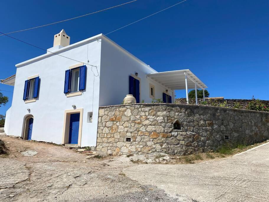 Tsipouras House Villa Kythira Town Bagian luar foto